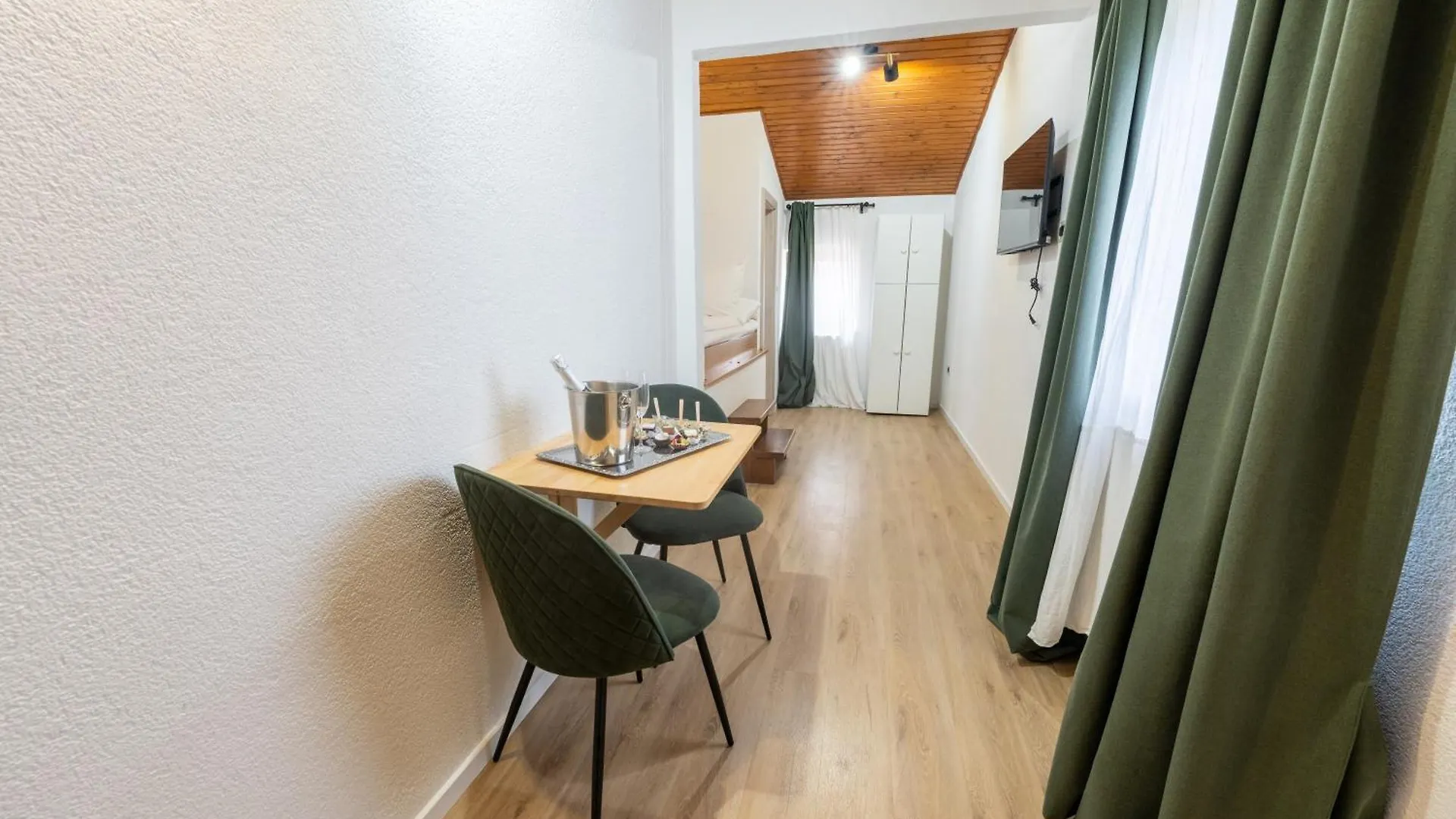 Hotel Maslina Seget  Nocleg ze śniadaniem